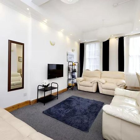 Joivy 3 Bed Flat In Old Town, Close To Grassmarket Edynburg Zewnętrze zdjęcie